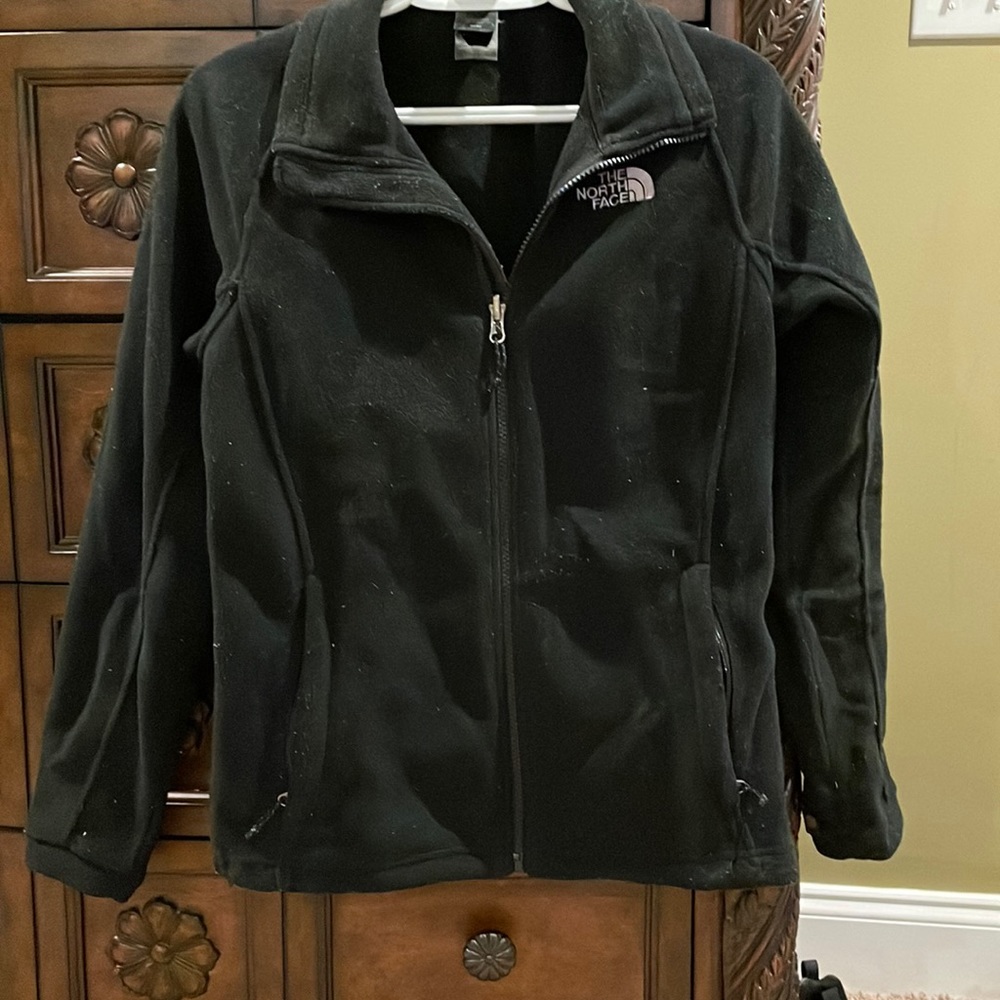 Women’s black north face